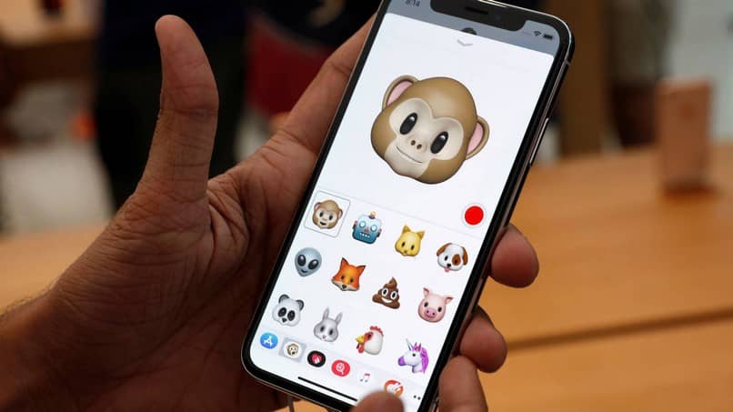 emoticon faccia di scimmia